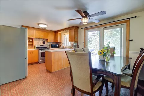 77 Adrian St, Warwick, RI 02886 photo 13