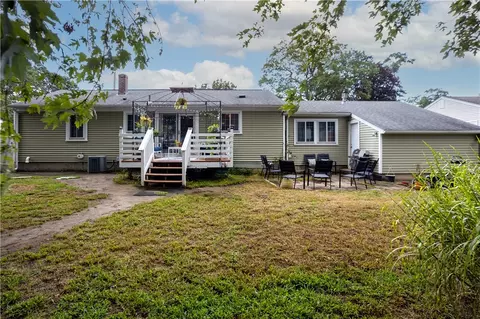 77 Adrian St, Warwick, RI 02886