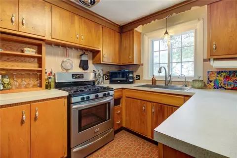 77 Adrian St, Warwick, RI 02886 photo 15