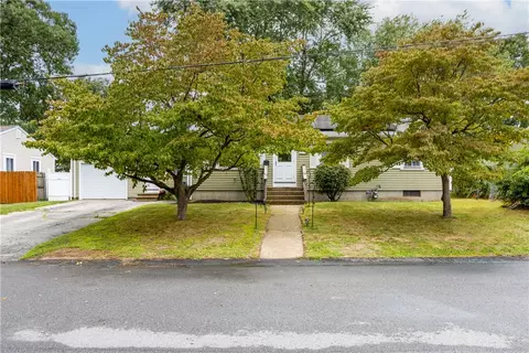 77 Adrian St, Warwick, RI 02886 photo 3