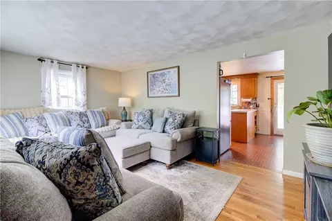 77 Adrian St, Warwick, RI 02886 photo 8