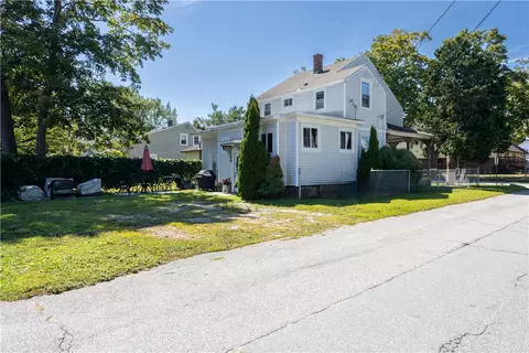 Exterior - 52 Uncas St, Warwick, RI 02889 photo 3 of 5