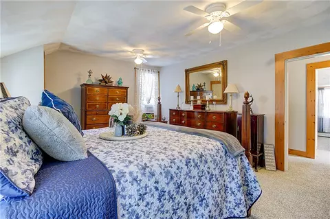 Bedroom - 52 Uncas St, Warwick, RI 02889 photo 3 of 4