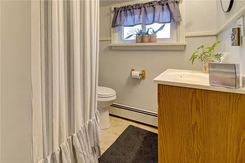 Bath - 52 Uncas St, Warwick, RI 02889 photo 1 of 1