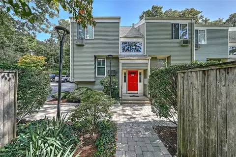 392 Main St #64, Providence, RI 02906