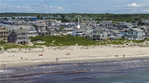 18 Beach Row, Narragansett, RI 02879