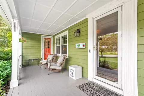 Exterior - 36 Apple Tree Ln, Warwick, RI 02888 photo 4 of 12