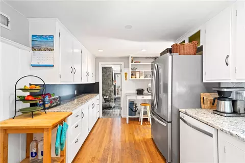 Kitchen - 36 Apple Tree Ln, Warwick, RI 02888 photo 4 of 4