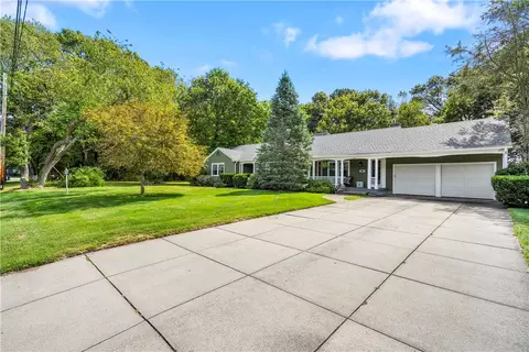 Exterior - 36 Apple Tree Ln, Warwick, RI 02888 photo 3 of 12