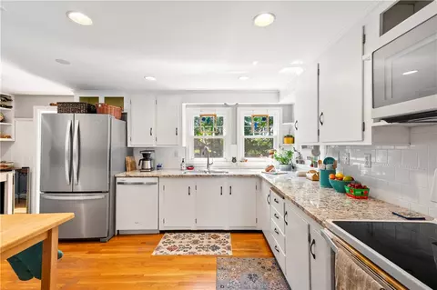 Kitchen - 36 Apple Tree Ln, Warwick, RI 02888 photo 1 of 4