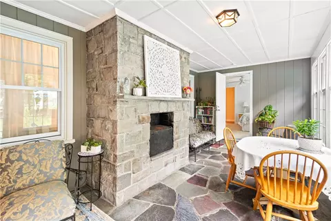 Exterior - 36 Apple Tree Ln, Warwick, RI 02888 photo 6 of 12