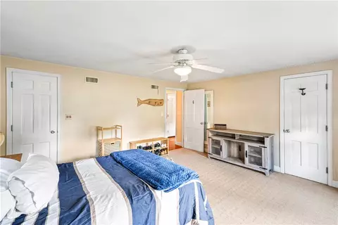 Bedroom - 36 Apple Tree Ln, Warwick, RI 02888 photo 4 of 4