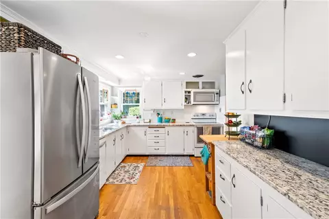 Kitchen - 36 Apple Tree Ln, Warwick, RI 02888 photo 3 of 4