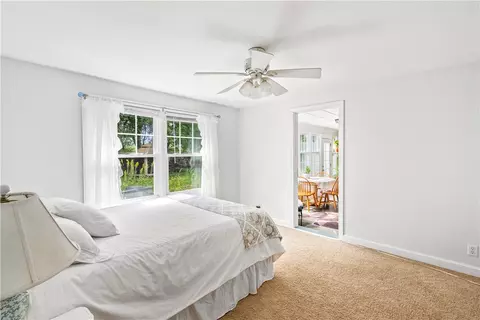 Bedroom - 36 Apple Tree Ln, Warwick, RI 02888 photo 2 of 4