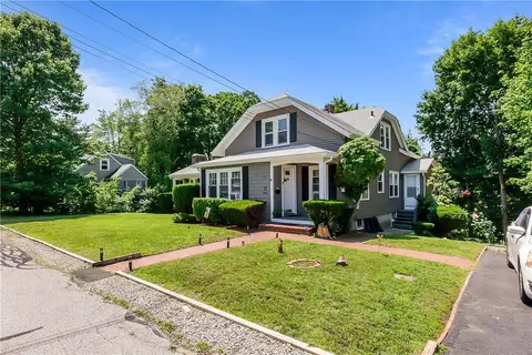 11 Crossland Rd, West Warwick, RI 02893