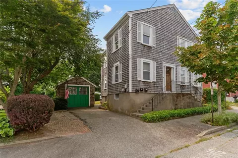 10 Prospect St, Bristol, RI 02809