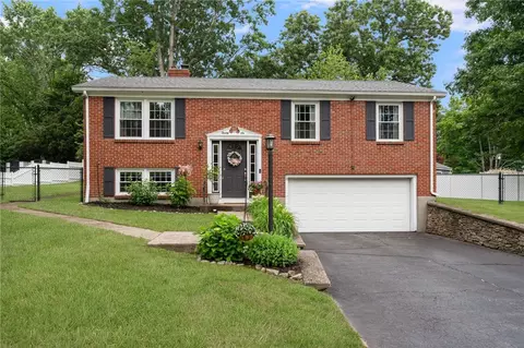 26 Ferncrest Dr, Cumberland, RI 02864
