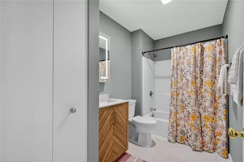Bath - 22 Apache Dr #E, Westerly, RI 02891 photo 5 of 5