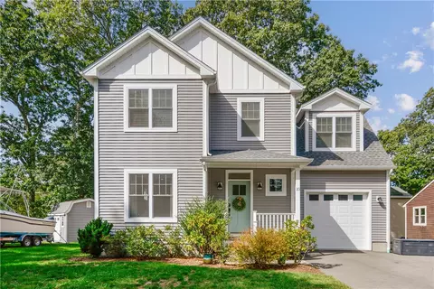 10 Twin Leaf Trl, Saunderstown, RI 02874