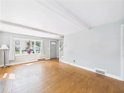 Living - 85 Pilgrim Dr, Warwick, RI 02888 photo 4 of 9
