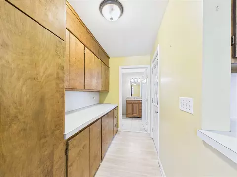 Entry Way - 85 Pilgrim Dr, Warwick, RI 02888 photo 2 of 3