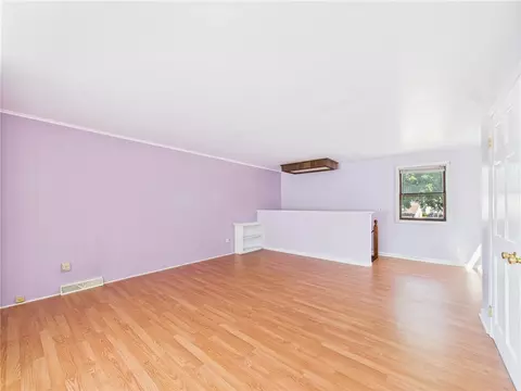 Living - 85 Pilgrim Dr, Warwick, RI 02888 photo 9 of 9