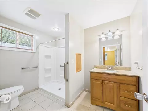 Bath - 85 Pilgrim Dr, Warwick, RI 02888 photo 1 of 4