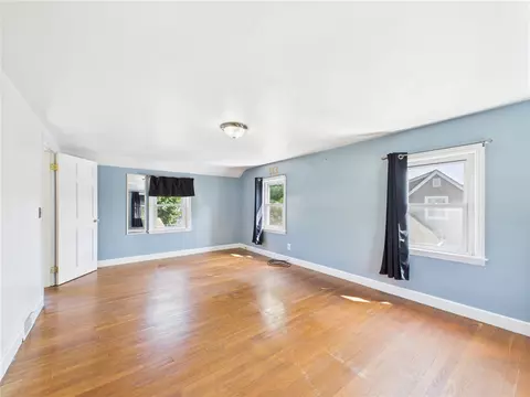 Bedroom - 85 Pilgrim Dr, Warwick, RI 02888 photo 2 of 11