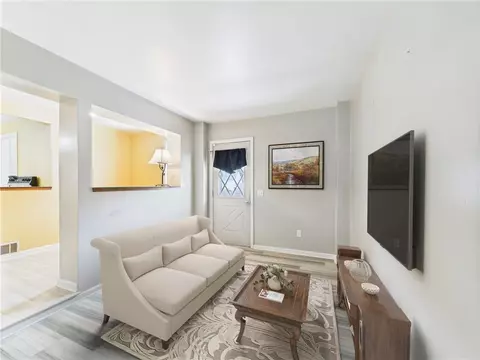 Living - 85 Pilgrim Dr, Warwick, RI 02888 photo 8 of 9