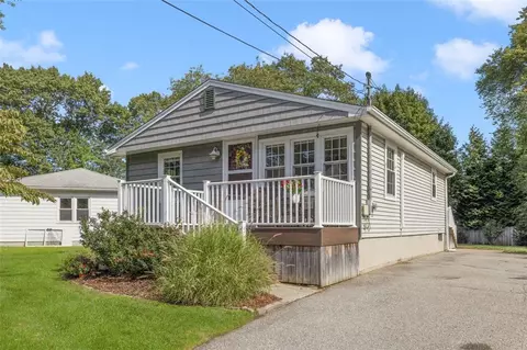 30 Deer Run Trl, Smithfield, RI 02917