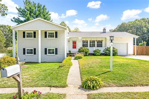 1 Appletown Rd, Greenville, RI 02828