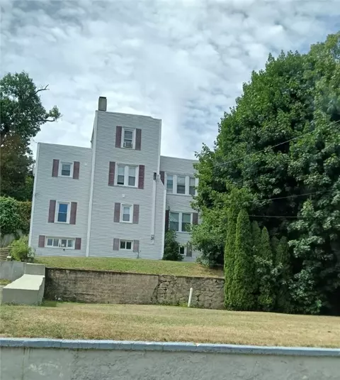 32 Summit Ave, West Warwick, RI 02893