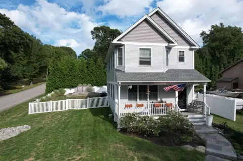 470 Gondola Ave, Jamestown, RI 02835