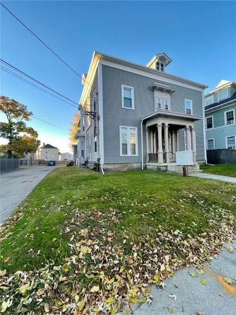 38 Mawney St, Providence, RI 02907