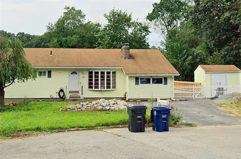 208 Negansett Ave, Warwick, RI 02888
