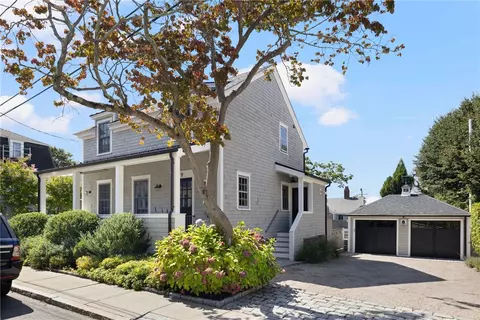 9 Anthony St, Newport, RI 02840