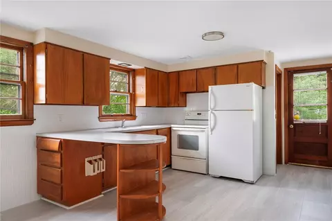 Kitchen - 21 Parsonage Dr, Warwick, RI 02889 photo 1 of 4
