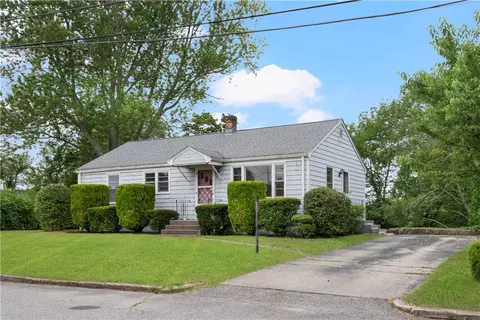 Exterior - 21 Parsonage Dr, Warwick, RI 02889 photo 2 of 6