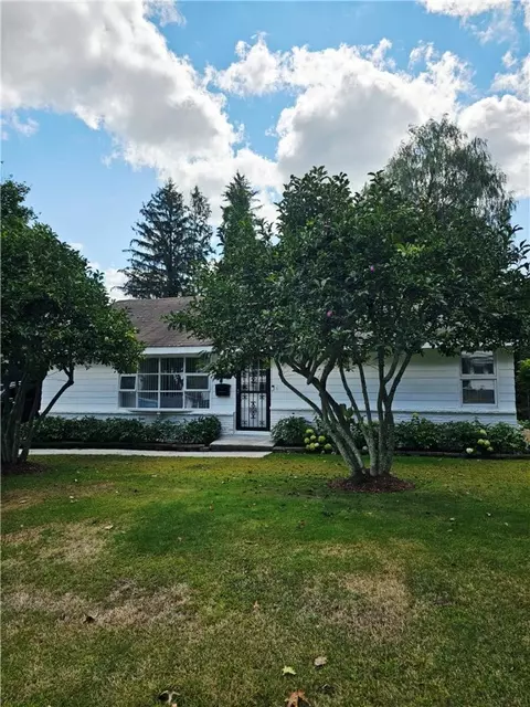 724 Fairmount St, Woonsocket, RI 02895