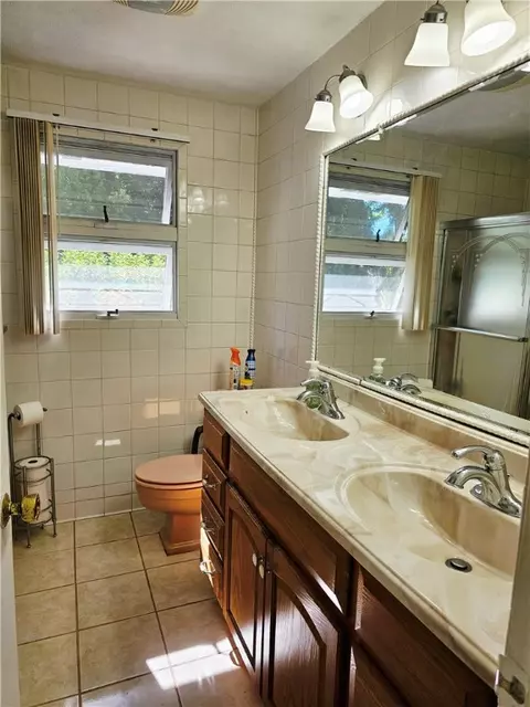 Bath - 724 Fairmount St, Woonsocket, RI 02895 photo 1 of 3