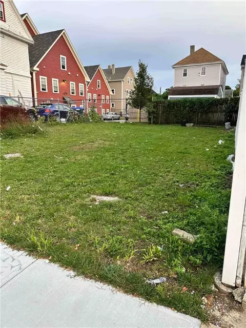6 Warrington St, Providence, RI 02907
