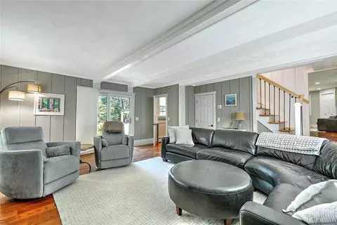 1216 E Main Rd, Middletown, RI 02842 photo 9
