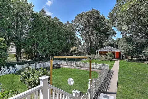 1216 E Main Rd, Middletown, RI 02842 photo 24