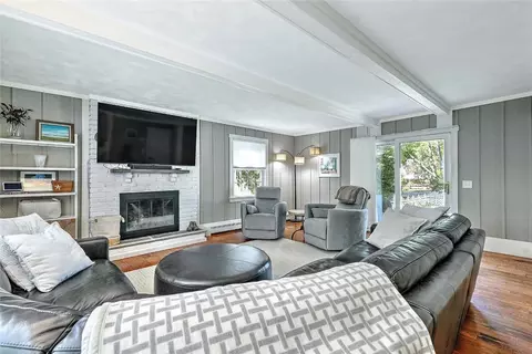 1216 E Main Rd, Middletown, RI 02842 photo 8