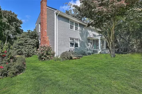 1216 E Main Rd, Middletown, RI 02842 photo 2