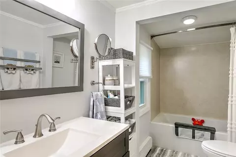 1216 E Main Rd, Middletown, RI 02842 photo 22