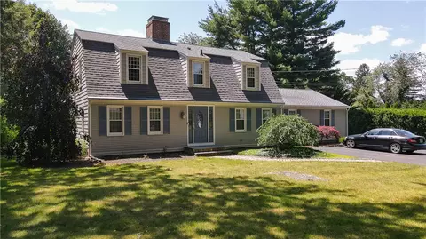 199 Love Ln, Warwick, RI 02886