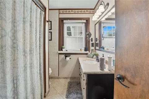 Bath - 229 Linden Ave, Woonsocket, RI 02895 photo 1 of 2
