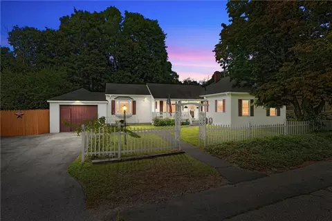 229 Linden Ave, Woonsocket, RI 02895