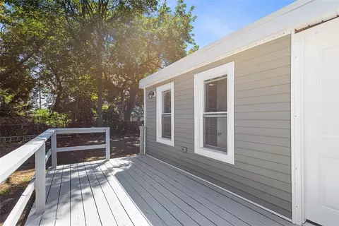 Exterior - 90 Huron St, Warwick, RI 02889 photo 2 of 10